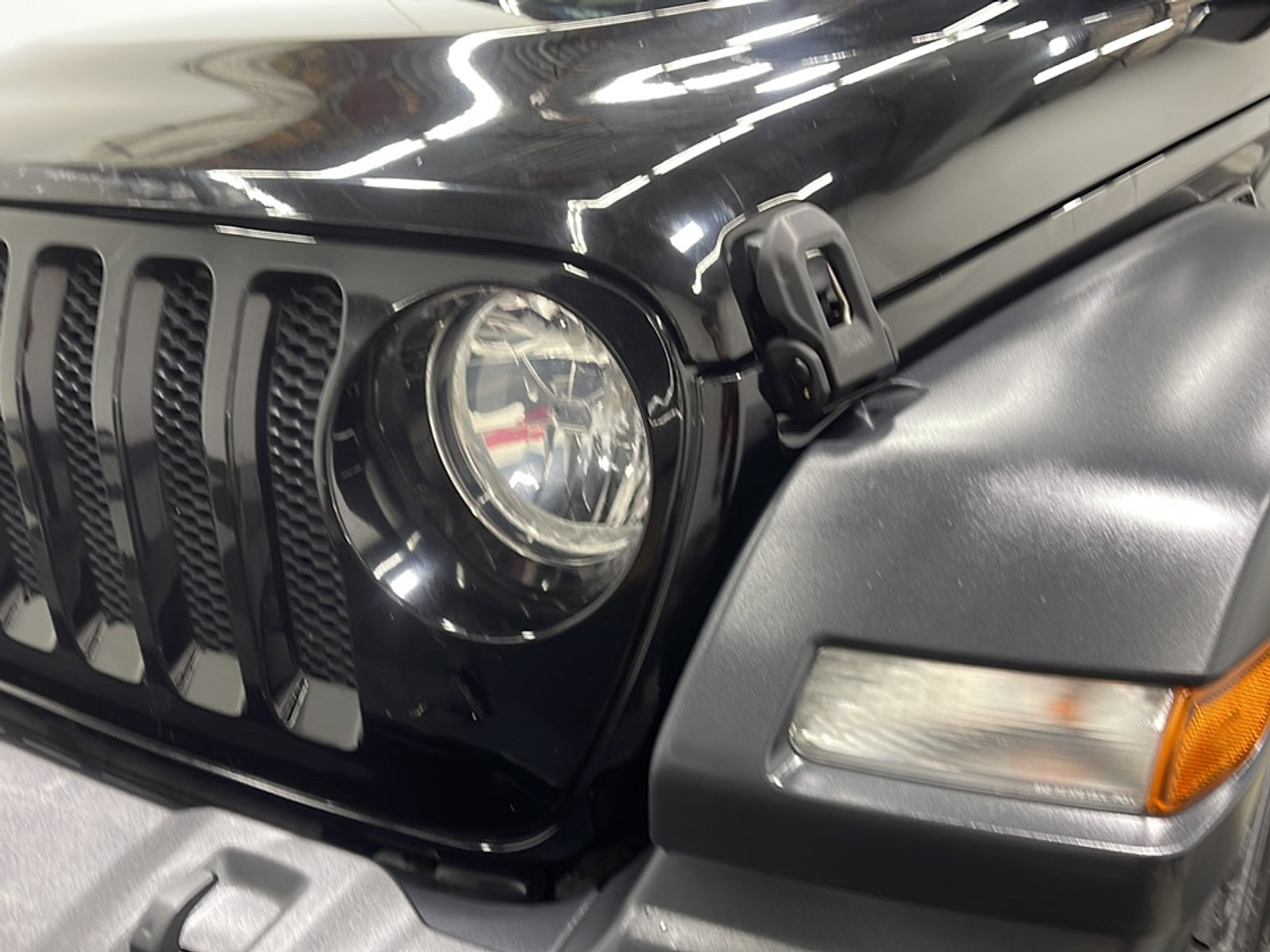 Used 2018 Jeep Wrangler Unlimited Sport S AWD/4WD image 27