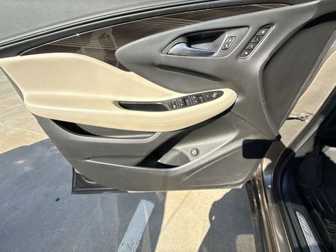 Used 2019 Buick Envision Essence FWD image 13