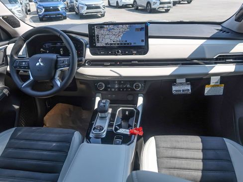 New 2026 Mitsubishi Outlander SE AWD/4WD image 18