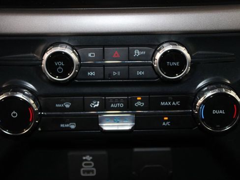 Used 2025 Ford F150 XLT w/ Equipment Group 301A Standard image 29