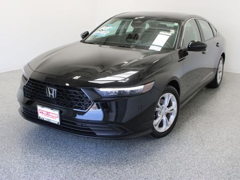 Used 2025 Honda Accord LX image 2