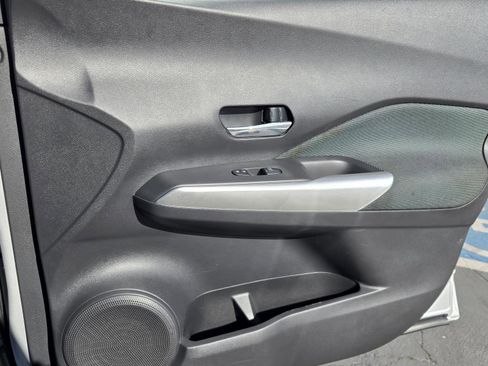 Used 2020 Nissan Kicks SV image 33