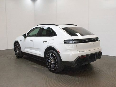 Certified 2025 Porsche Macan 4 Electric image 3