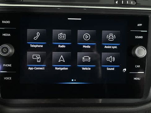 Used 2021 Volkswagen Tiguan SE R-Line image 8