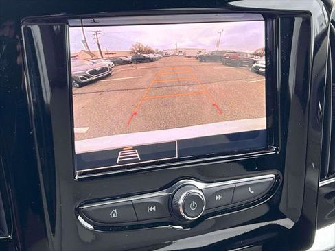 Used 2023 Chevrolet Traverse LS image 32