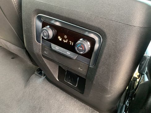 Used 2025 Chevrolet Tahoe Z71 AWD/4WD image 35