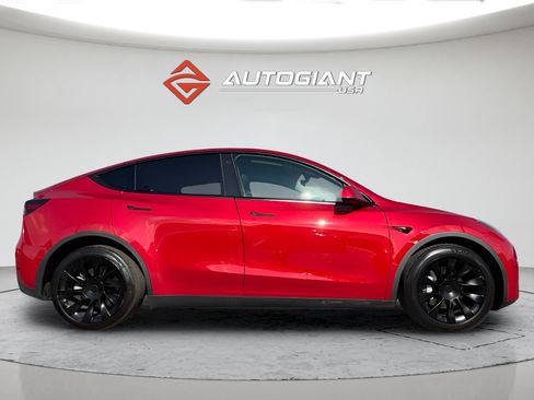 Used 2021 Tesla Model Y 2WD image 9