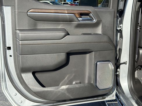 Used 2024 Chevrolet Silverado 1500 High Country w/ Technology Package image 22