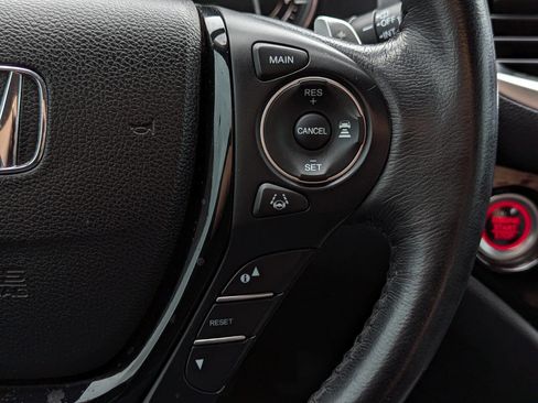 Used 2016 Honda Pilot Touring image 24