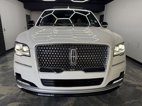 Used 2023 Lincoln Navigator L Reserve w/ Equipment Group 201A image 8