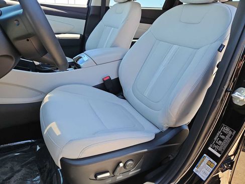 Used 2025 Hyundai Tucson SEL FWD image 16