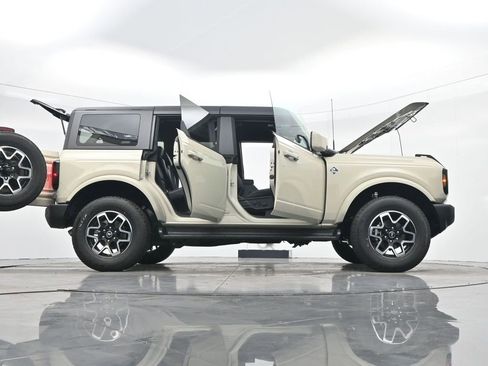New 2025 Ford Bronco Outer Banks image 50