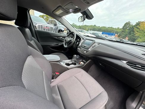 Used 2017 Chevrolet Malibu LT FWD image 20