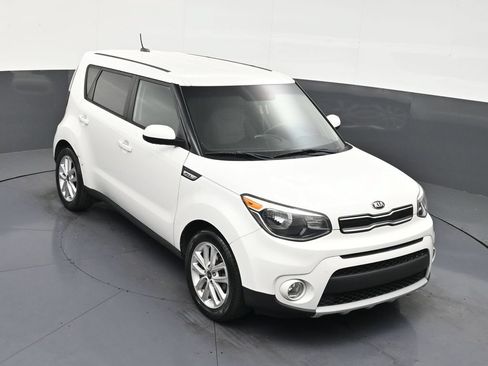 Used 2019 Kia Soul + FWD image 19