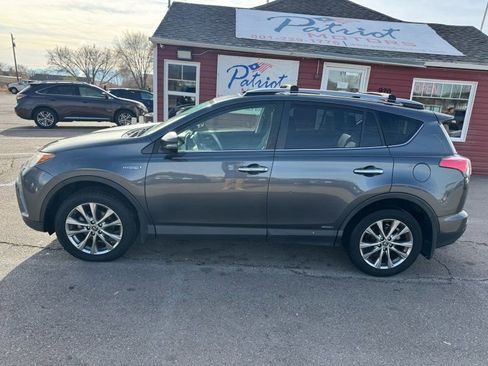 Used 2017 Toyota RAV4 Limited image 3