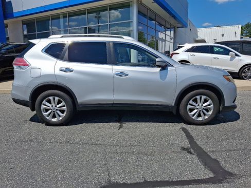 Used 2016 Nissan Rogue SV AWD/4WD image 8