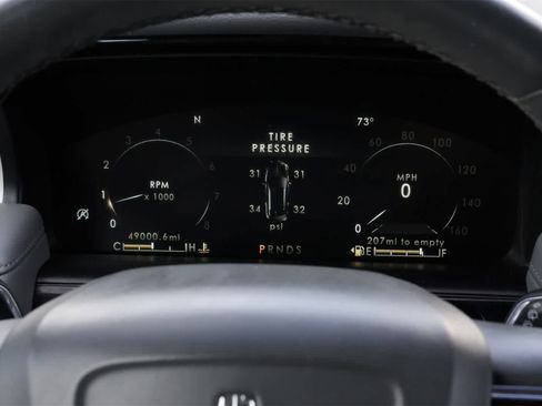 Used 2022 Lincoln Nautilus Reserve w/ Luxury Package image 12