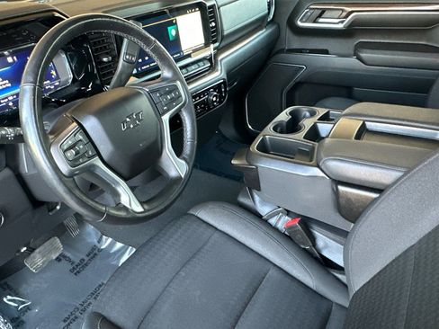 Used 2022 Chevrolet Silverado 1500 RST image 12