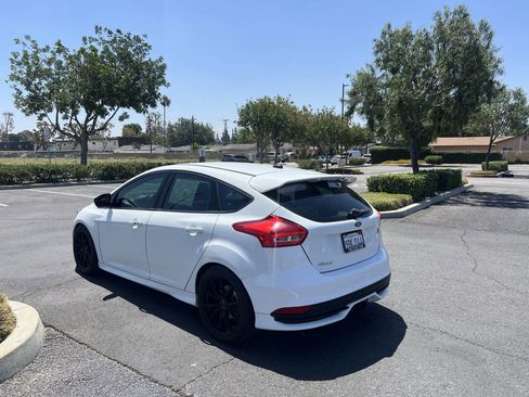 Used 2018 Ford Focus ST FWD image 31