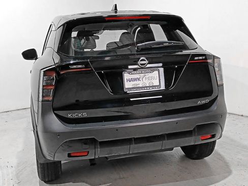 Used 2025 Nissan Kicks S AWD/4WD image 5