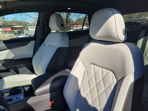 New 2026 Volkswagen Atlas Cross Sport SEL Premium R-Line image 17