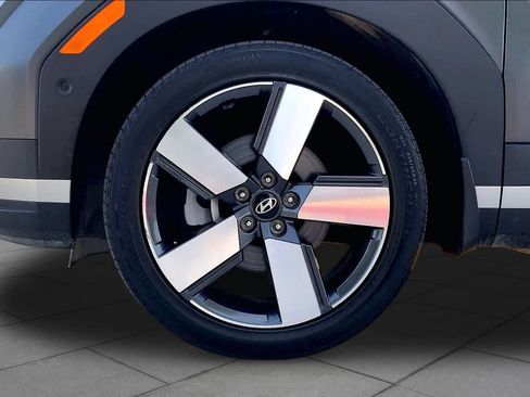 Certified 2024 Hyundai Santa Fe Limited FWD image 10