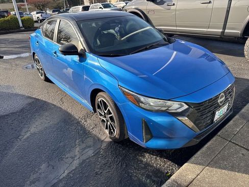 Used 2024 Nissan Sentra SR w/ SR Premium Package image 2