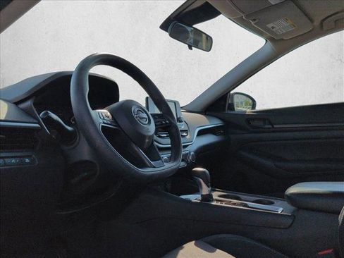 Used 2023 Nissan Altima 2.5 S FWD image 10