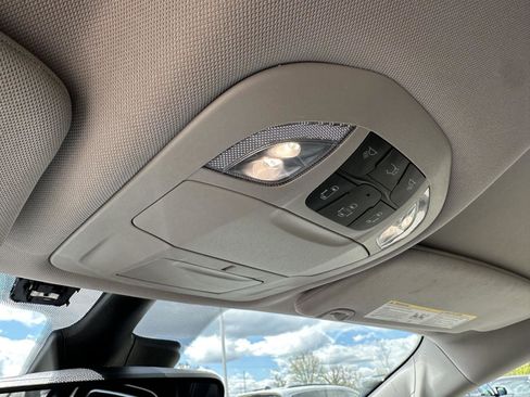 Used 2022 Chrysler Pacifica Touring-L FWD image 35