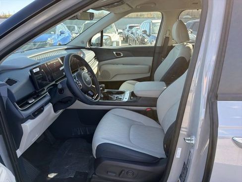 New 2026 Kia Carnival EX FWD image 13