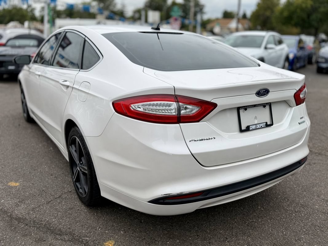 Used 2015 Ford Fusion SE w/ Equipment Group 202A FWD image 5