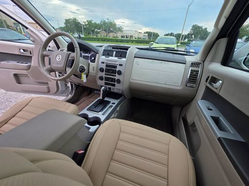 Used 2010 Mercury Mariner Premier FWD image 17