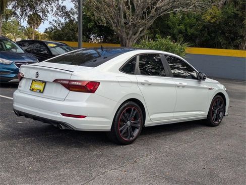 Used 2019 Volkswagen Jetta GLI image 5