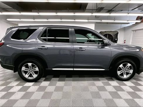 Used 2025 Honda Pilot EX-L image 14