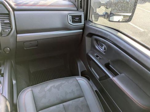 Used 2023 Nissan Titan PRO-4X AWD/4WD image 17