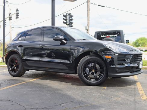 Used 2021 Porsche Macan AWD/4WD image 2