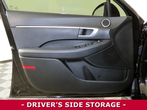 Used 2022 Hyundai Sonata SE w/ Preferred Accessory Package image 5