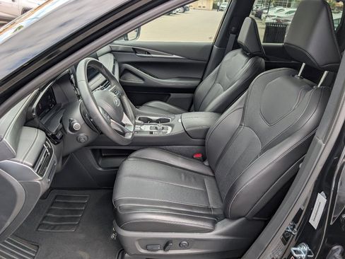 Used 2024 INFINITI QX60 Luxe image 2