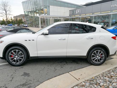 Certified 2018 Maserati Levante image 8