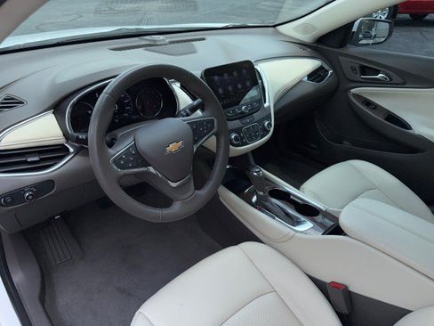 Used 2020 Chevrolet Malibu Premier w/ LPO, Floor Liner Package FWD image 18