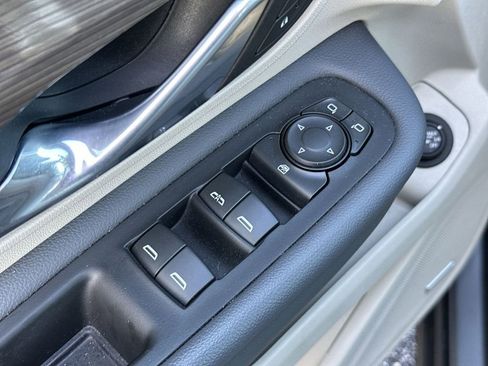 Used 2024 GMC Terrain Denali w/ Denali Premium Package image 17