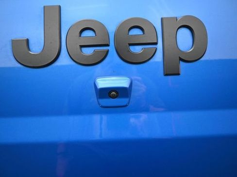 Used 2022 Jeep Gladiator Overland AWD/4WD image 25