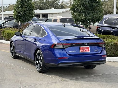 Used 2025 Honda Accord Sport image 5