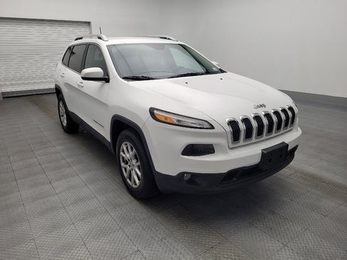 Used 2018 Jeep Cherokee Latitude Plus image 13