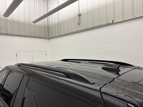 Used 2024 Chevrolet Traverse RS AWD/4WD image 14