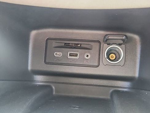 Used 2019 Chevrolet Equinox Premier AWD/4WD image 23