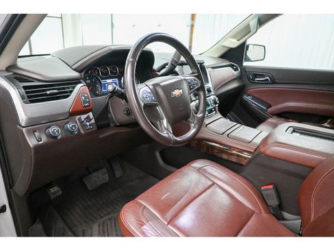 Used 2019 Chevrolet Suburban Premier image 9