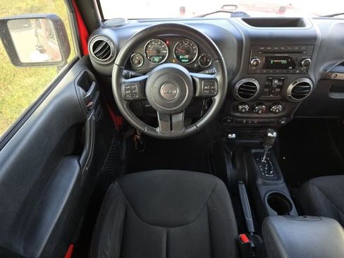 Used 2018 Jeep Wrangler Unlimited Sport S image 19