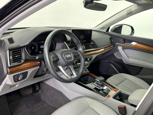 Used 2023 Audi Q5 2.0T Premium Plus w/ Premium Plus Package AWD/4WD image 4
