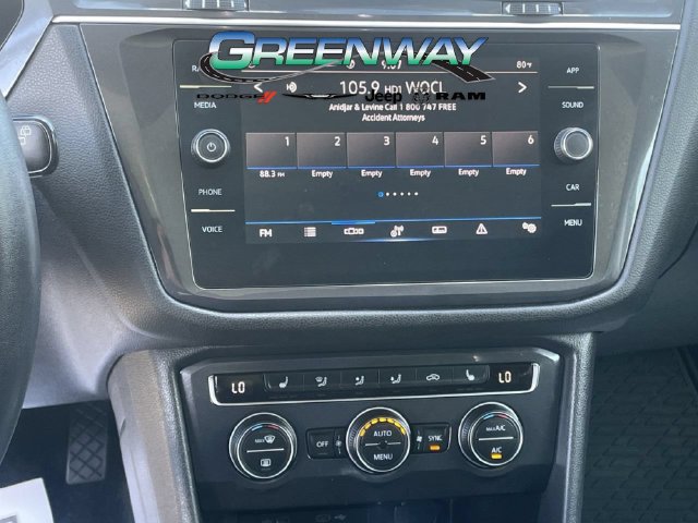 Used 2021 Volkswagen Tiguan SE w/ Panoramic Sunroof Package FWD image 21